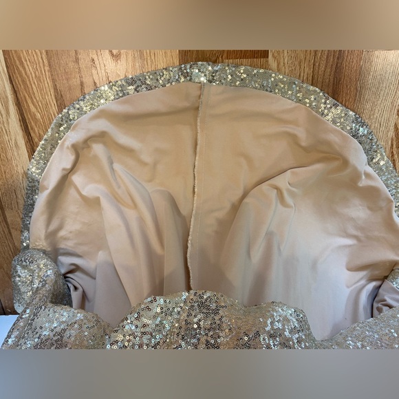 Beautiful gold‎ sequin dress w/train - Picture 9 of 13